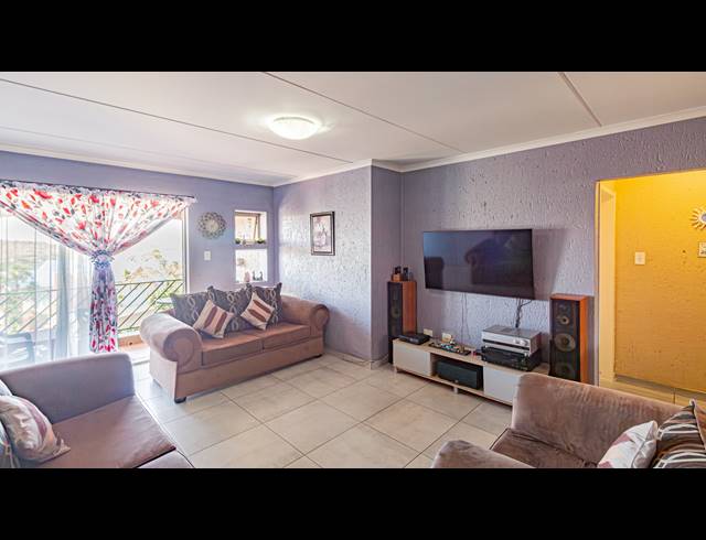 3 BEDROOM APARTMENT FOR SALE IN WINCHESTER HILLS
